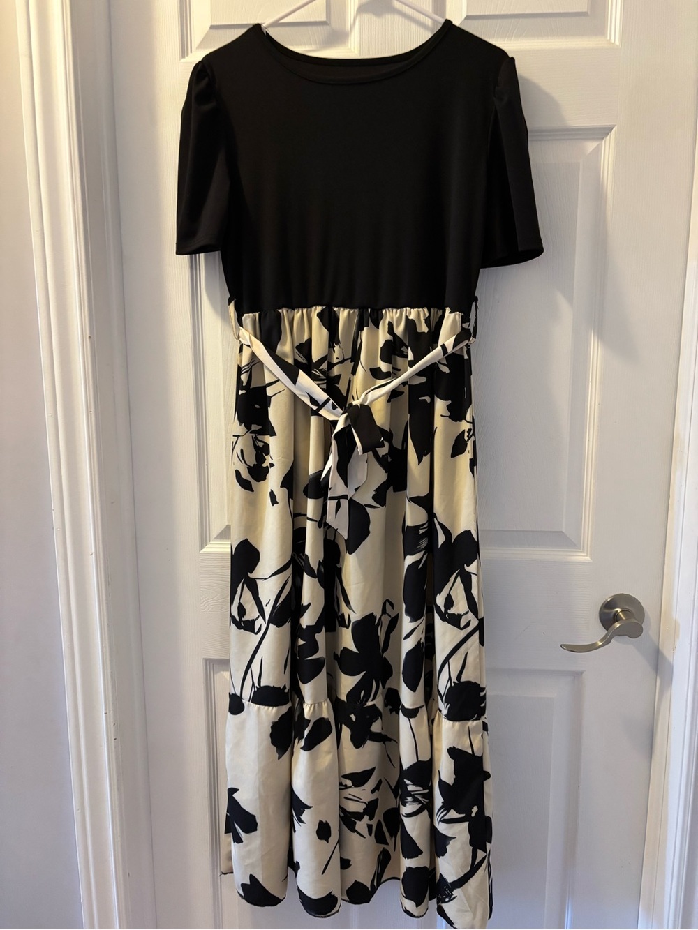 SHEIN Black and Cream Floral Maxi Dress with Tie Waist